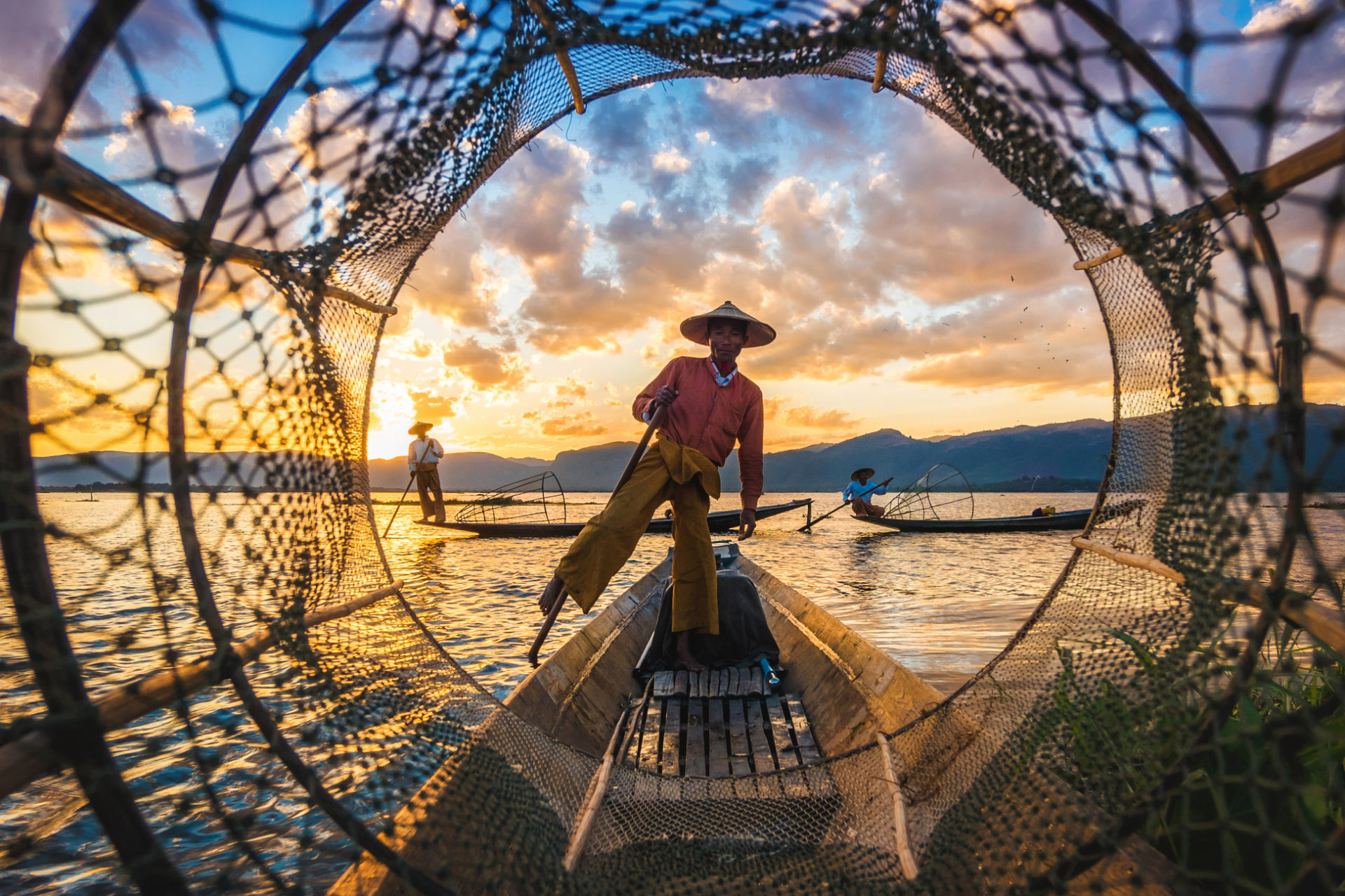 Pêcheur Intha, Lac Inle, Birmanie