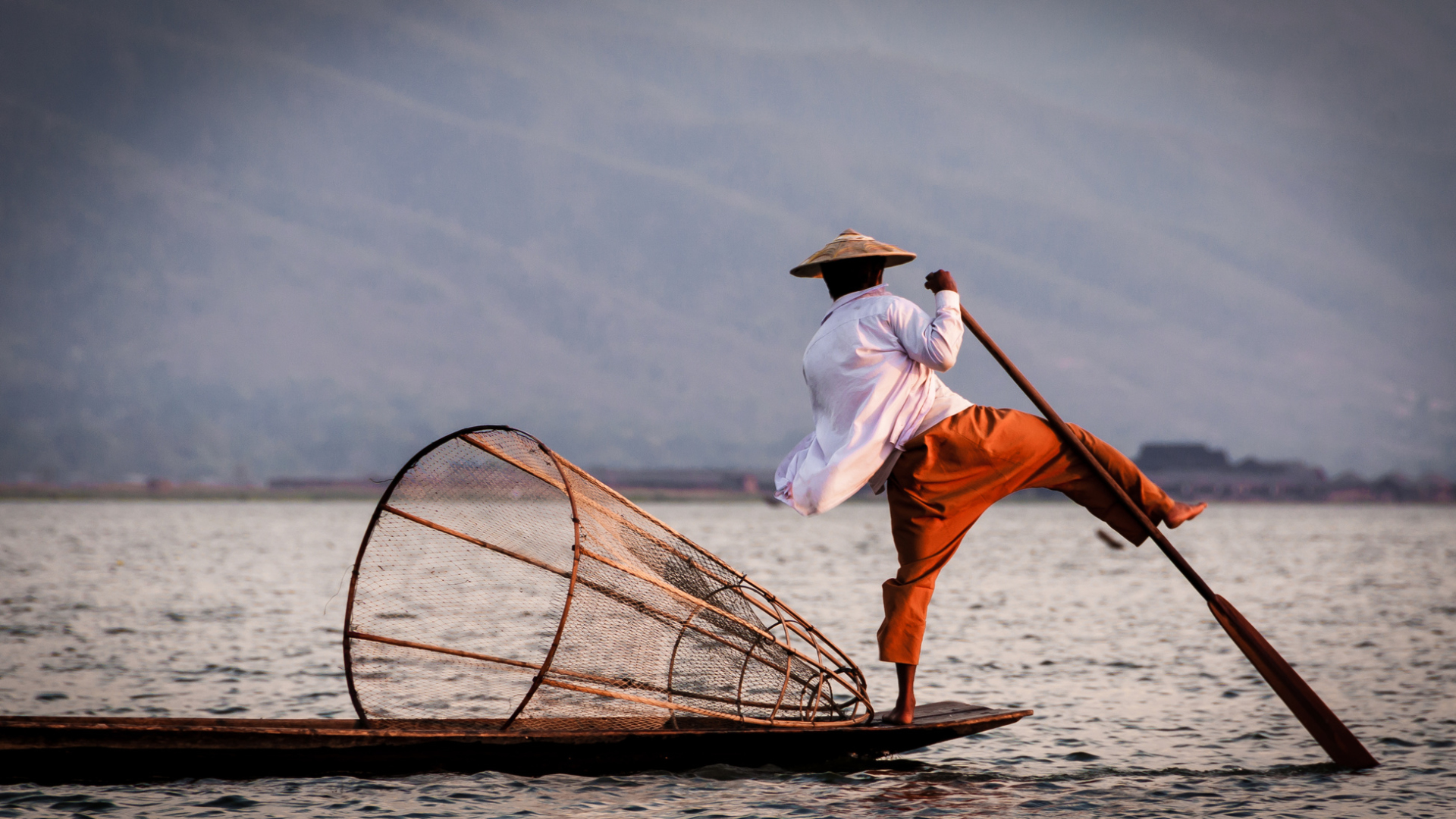 pêcheur sur le lac Inle, jour